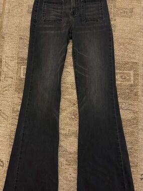 High-Rise Flare Jeans in Washed Black